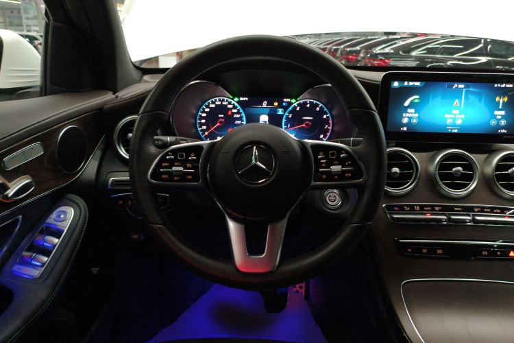 Used Mercedes-Benz GLC 2020 Facelift GLC 260 L 4MATIC Luxury Edition
