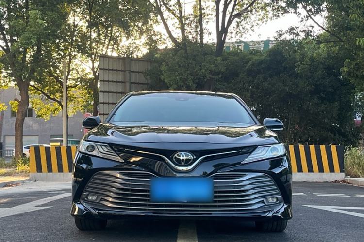 Used Toyota Camry 2018 2.0G Luxury Edition
