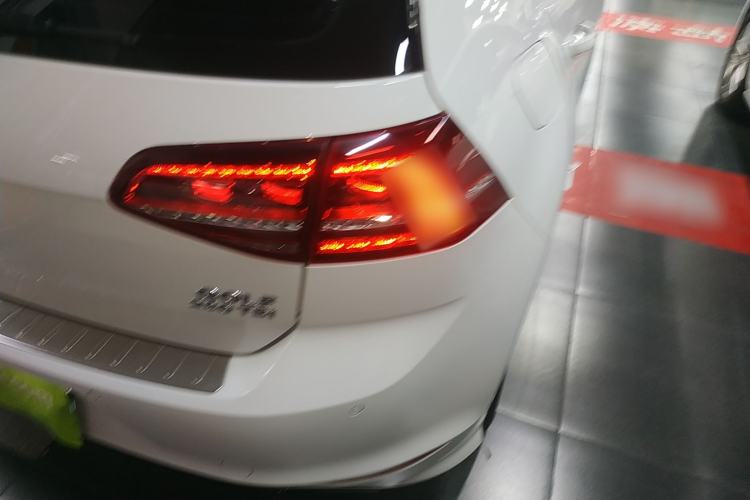 Used Volkswagen Golf 2017 280TSI Automatic R-Line Million-Vehicle Commemorative Edition
