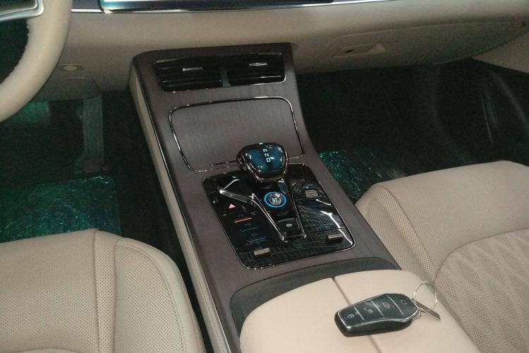 Used BYD Han 2025 EV with 701 km of Laser Radar-Enabled Intelligent Driving
