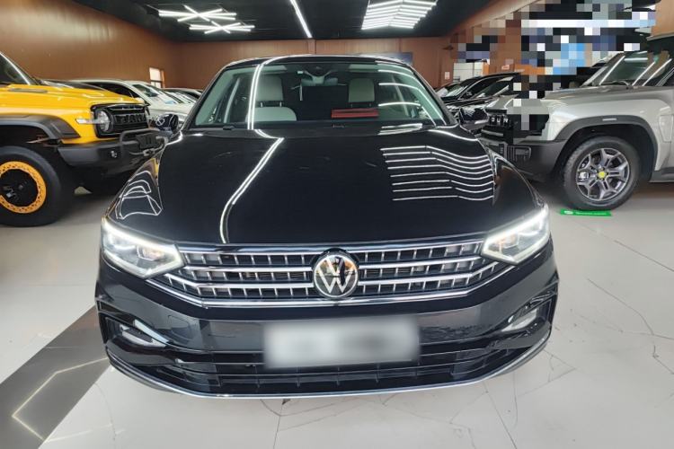 Used Volkswagen Magotan 2025 Revised Version Zhongxiang Edition 330TSI DSG Luxury Trim
