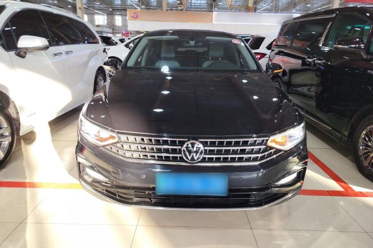 Used Volkswagen Magotan 2023 2 Million Units Limited Edition 330TSI DSG Leading Version
