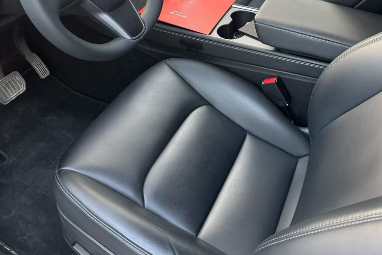 Used Tesla Model Y 2022 Rear-Wheel-Drive Version
