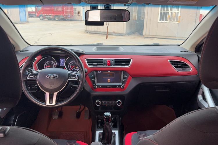 Used  Refine S2 2017 1.5L Manual Luxury Connect Edition