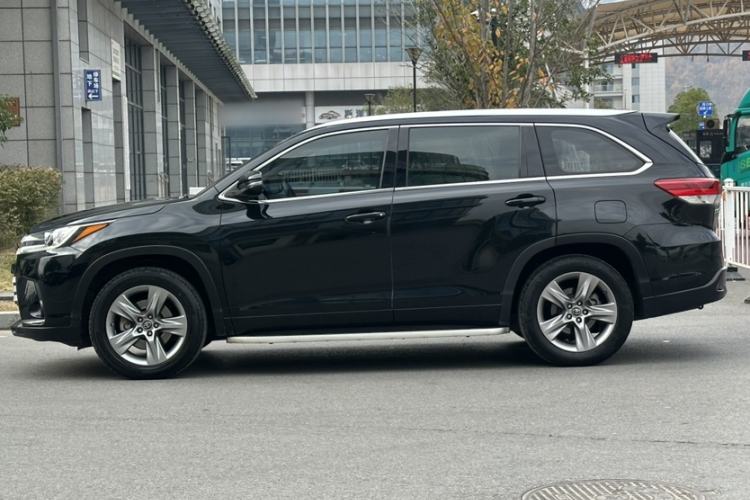 Used Toyota Highlander 2018 2.0T Four-Wheel Drive Luxury Version 7 Seats China VI Standard
