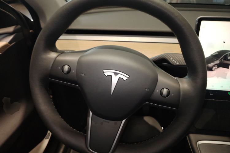 Used Tesla Model Y 2022 Rear-Wheel-Drive Version
