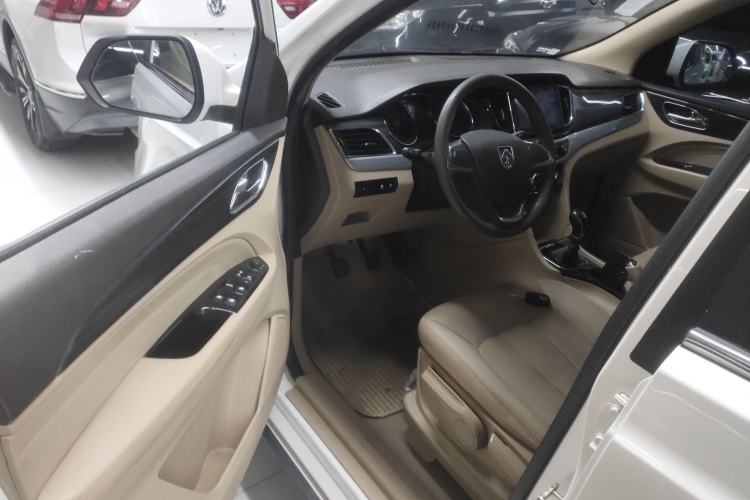 Used Baojun 730 2016 1.5L Manual Comfort Version 7 Seats China V Emission Standard
