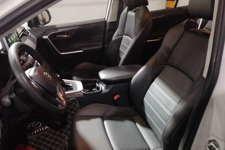 Used Toyota Wildlander 2020 2.0L CVT 4x4 Luxury Edition
