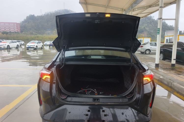 Used Dongfeng Aeolus Yixuan 2020 230T Automatic Glare-Proof Dark Knight Edition
