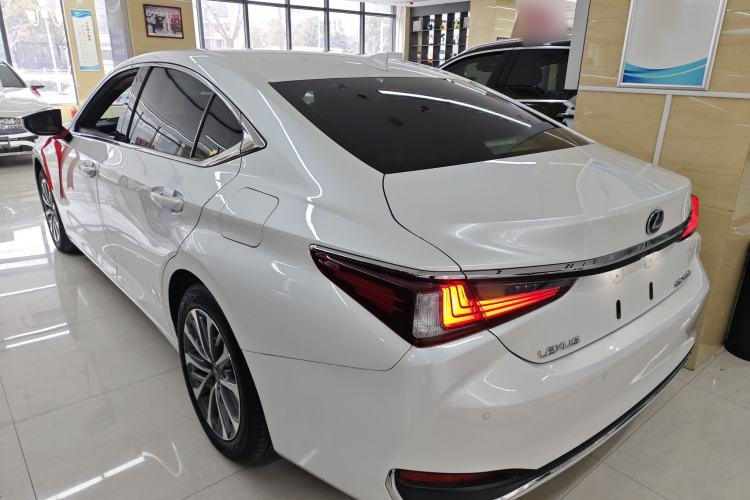 Used Lexus ES 2022 200 Excellence Edition