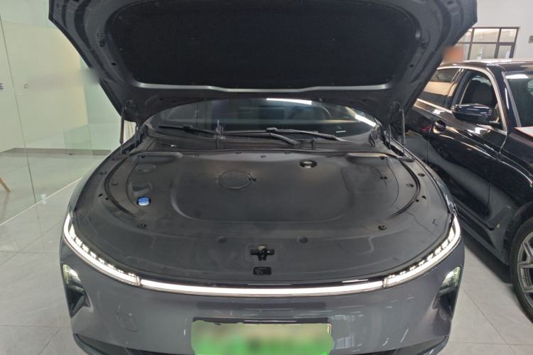 Used  A07 2025 All-Electric "Real Bargain" 525 Luxury Model
