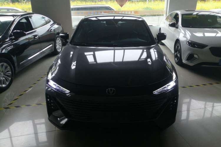 Used Changan UNI-V 2022 1.5T Prestige Version