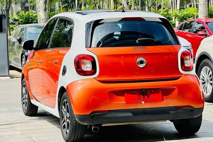 Used  forfour 2016 0.9T 66 kW Pioneer Edition