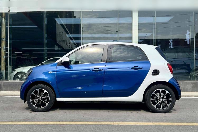 Used  forfour 2016 1.0L 52 kW Passion Edition
