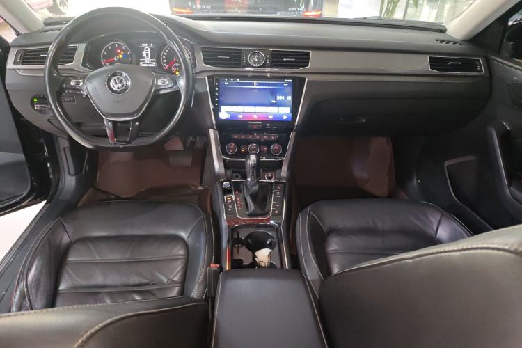 Used Volkswagen Passat 2017 330TSI DSG Luxury Edition
