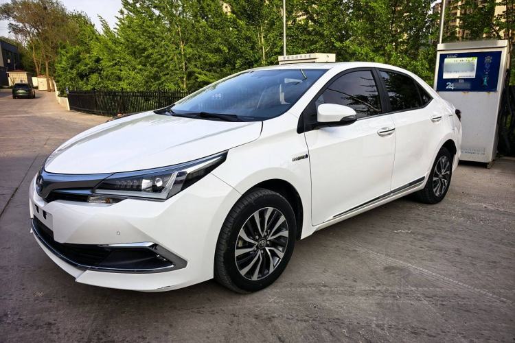 Used Toyota Corolla 2018 Dual-Engine 1.8L E-CVT Smart Edition
