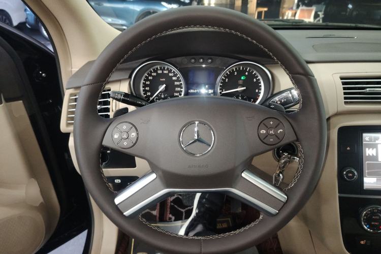 Used Mercedes-Benz R-Class 2017 R 320 4MATIC Business Edition Prestige Model