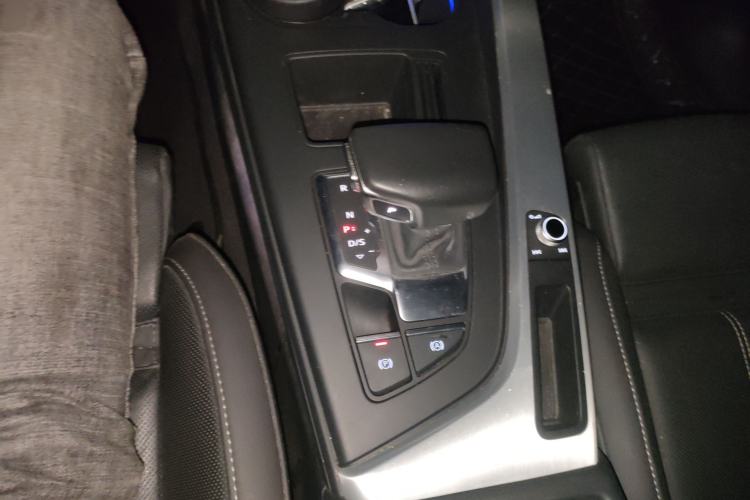 Used Audi A4L 2020 40 TFSI Luxury Dynamic Model
