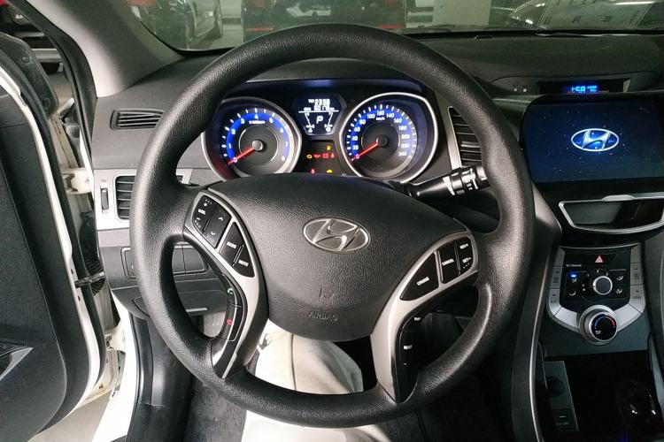 Used Hyundai Elantra 2016 1.6L Automatic Smart Version
