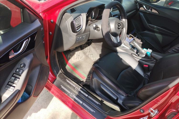 Used Mazda Mazda 3 Axela 2016 Sedan 1.5L Automatic Comfort Model
