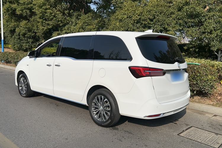 Used Buick GL8 2023 Land Executive Class 652T Luxury Model
