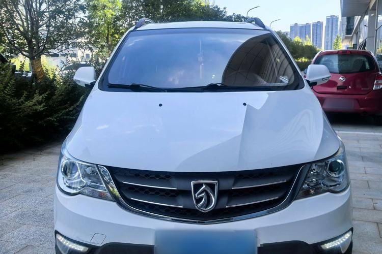 Used Baojun 730 2014 1.5L Manual Luxury Navigation ESP Version 7 Seats
