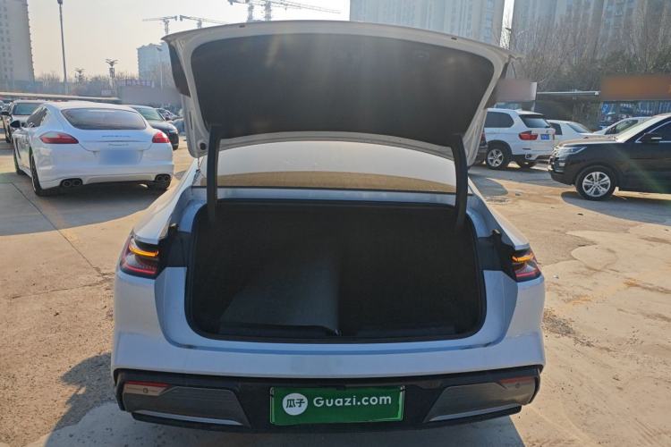 Used Geely Galaxy E8 2024 665 km Range Rear-Drive Starship Long-Range Version