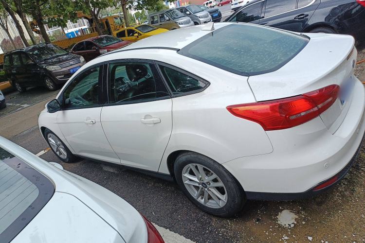 Used Ford Focus 2017 Sedan EcoBoost 125 Automatic Supreme Style SmartDrive Edition
