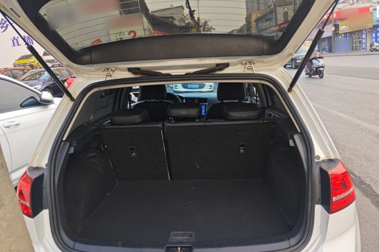 Used Volkswagen Golf 2016 230TSI Automatic Comfort Version
