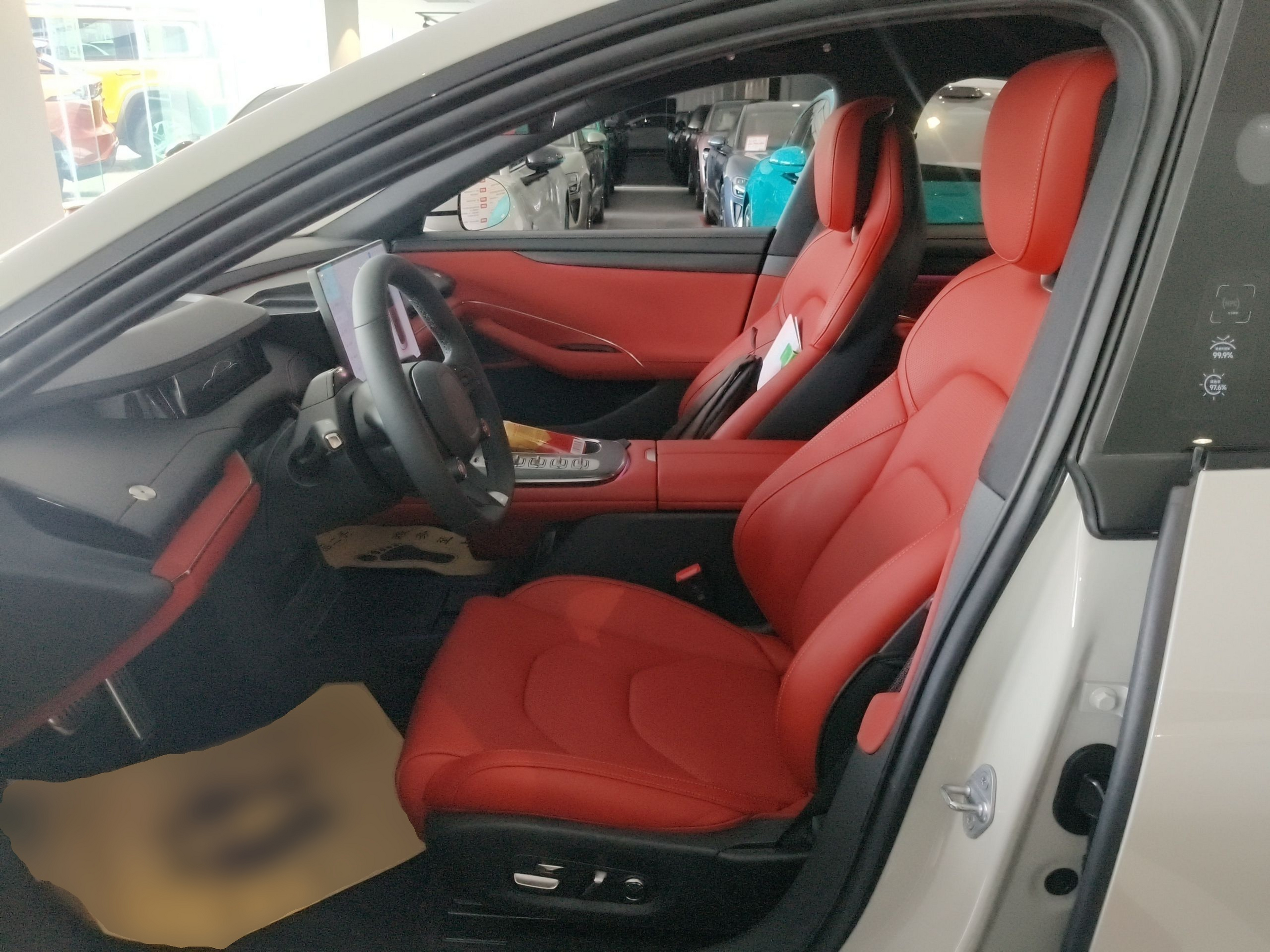 المقاعد الأمامية داخل السيارة