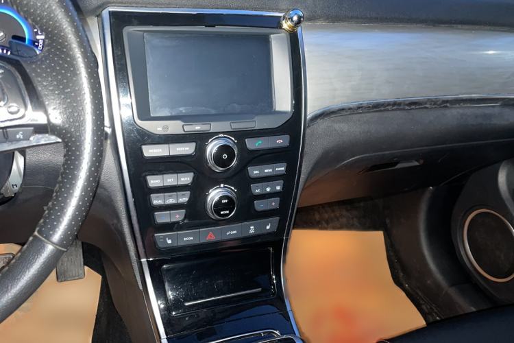 Used Haval H2 2018 Red-Label 1.5T Dual-Clutch Two-Wheel-Drive Luxury Model