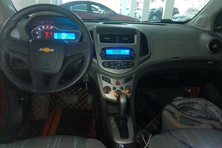 Used Chevrolet Aveo Sonic 2014 Sedan 1.4SL AT Stylish Sunroof Edition