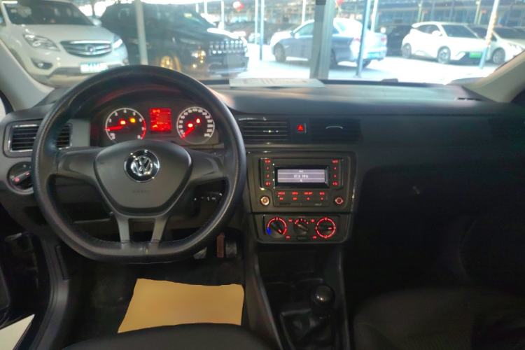 Used Volkswagen Santana 2016 1.4L Manual Fashion Edition
