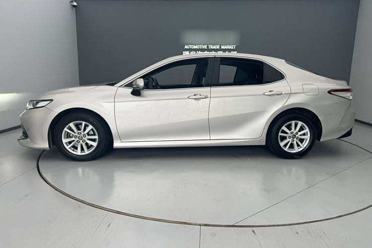 Used Toyota Camry 2018 2.0E Leading Edition

