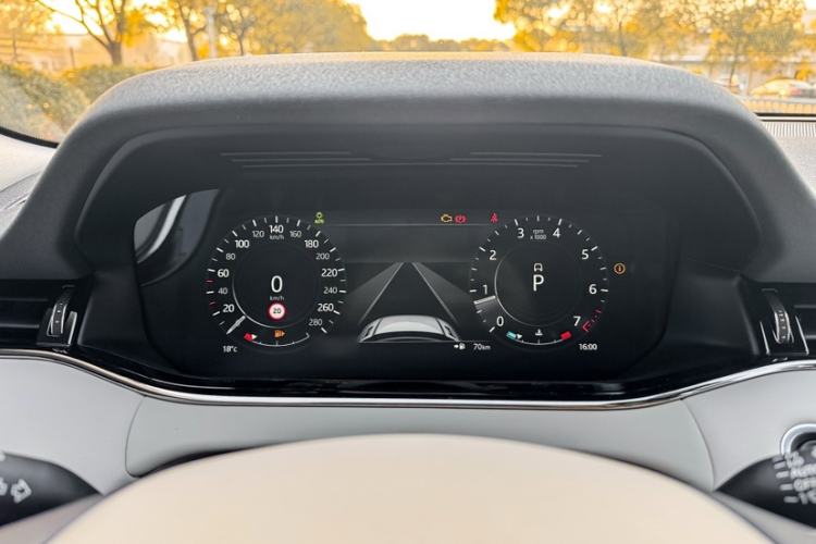 Used Land Rover Range Rover Evoque 2021 Range Rover Velar L 249PS R-Dynamic First Edition