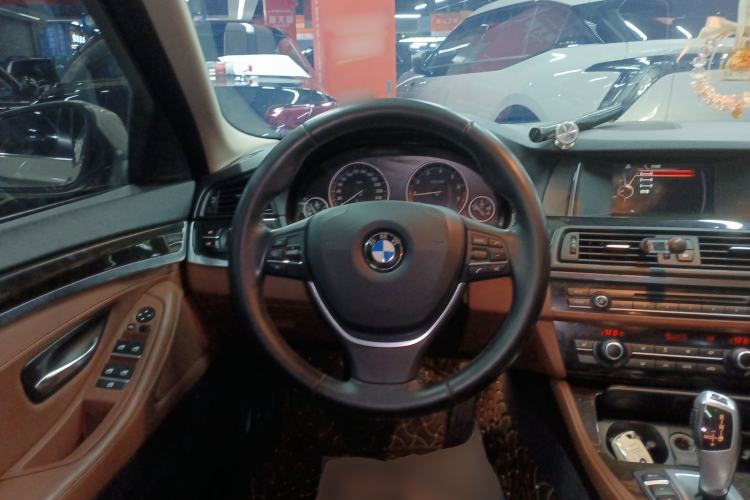 Used BMW 5 Series 2017 525Li Leading Model
