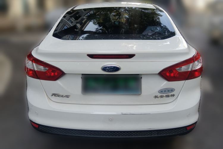 Used Ford Focus 2012 Sedan 1.6L Automatic Fashion Edition
