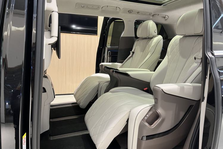 Used Denza D9 2022 DM-i 970 Four-Wheel Drive Flagship Model
