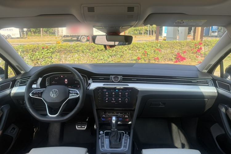 Used Volkswagen Magotan 2023 2 Million Units Commemorative Edition 330TSI DSG Luxury Version
