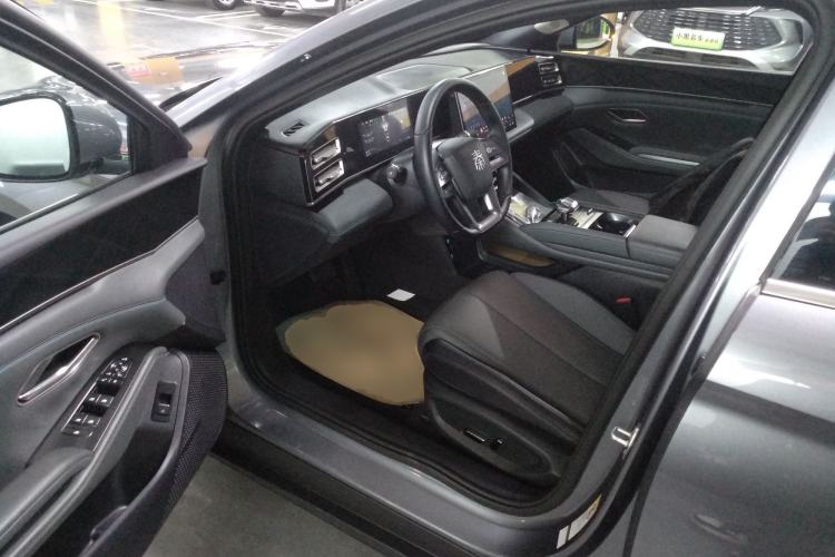 Used BYD Qin L 2025 DM-i Smart Drive 120KM Superior Model
