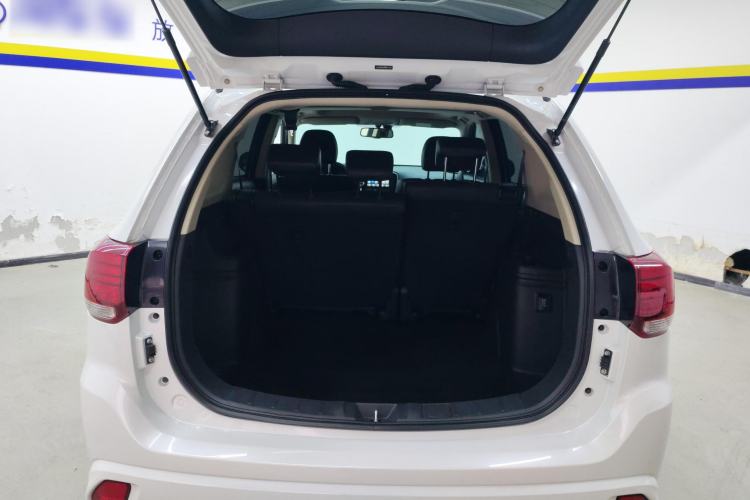 Used Mitsubishi Outlander 2021 Revised Version 2.0L Two-Wheel Drive Enjoyment Edition 5 Seats
