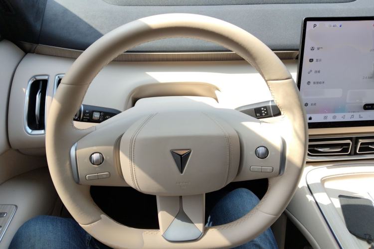 Used Deepal S09 2025 Four-Wheel Drive Ultra+ Custom Edition
