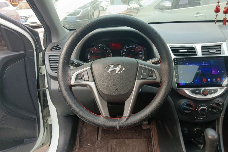 Used Hyundai Verna Ray 2014 1.4L Automatic GLX