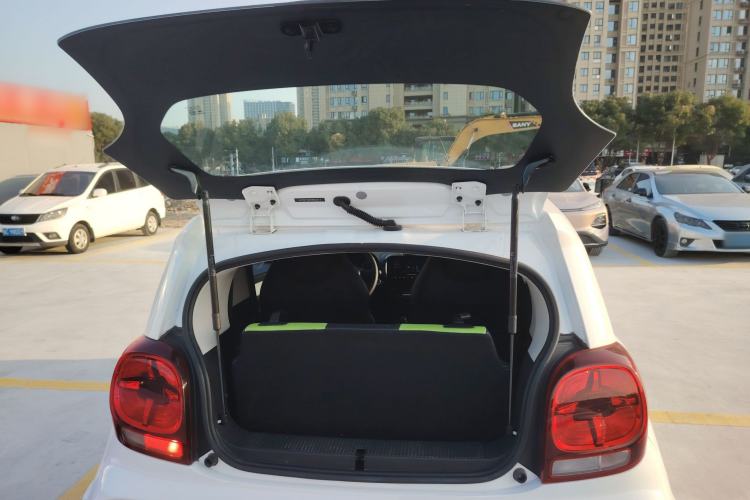 Used Roewe Clever 2021 302 km New Four-Seater Super-Efficient Version
