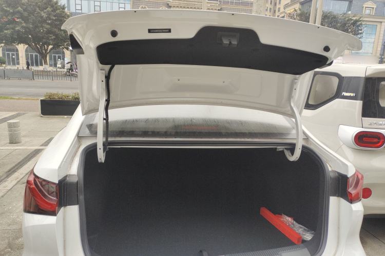 Used Roewe i5 2023 1.5L Manual Comfort Edition
