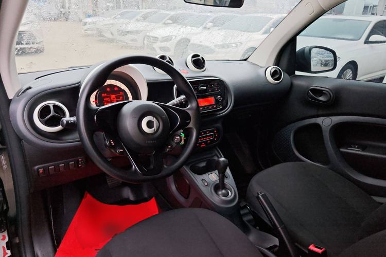 Used  fortwo 2018 1.0L 52kW Hardtop Dynamic Version China V
