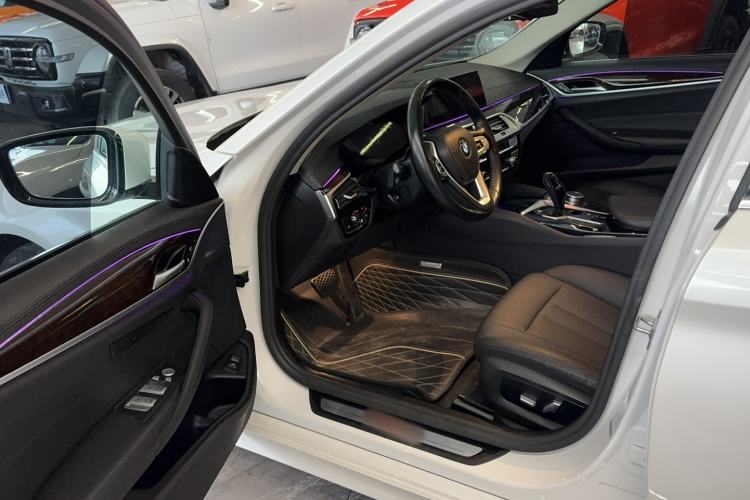 Used BMW 5 Series 2019 Facelifted 525Li Luxury Package
