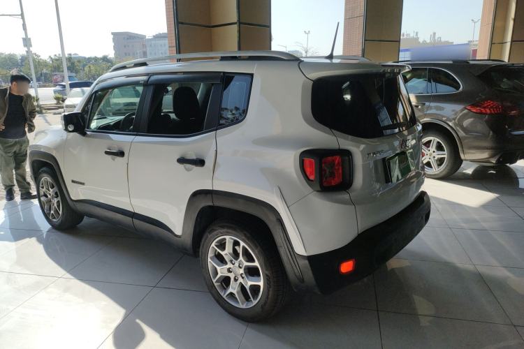 Used  Renegade 2017 180T Automatic Kinetic Edition+