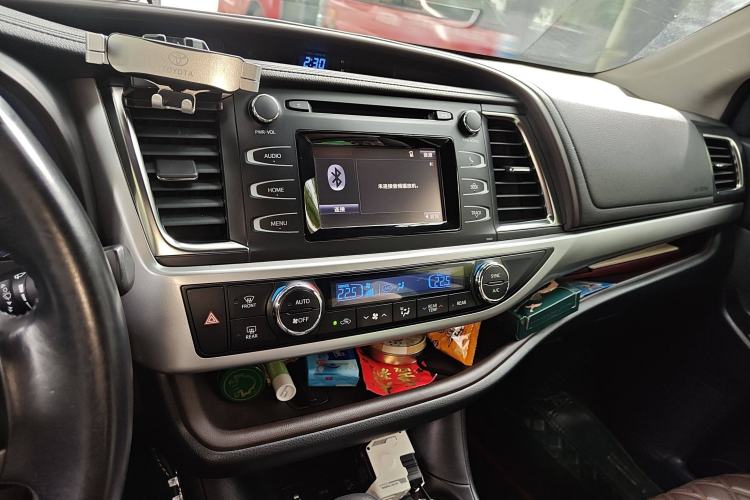 Used Toyota Highlander 2018 2.0T Four-Wheel Drive Luxury Edition 7 Seats China V Emission Standard
