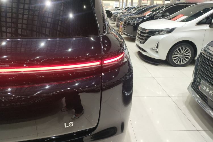 Used Li Auto L8 2023 Pro Model
